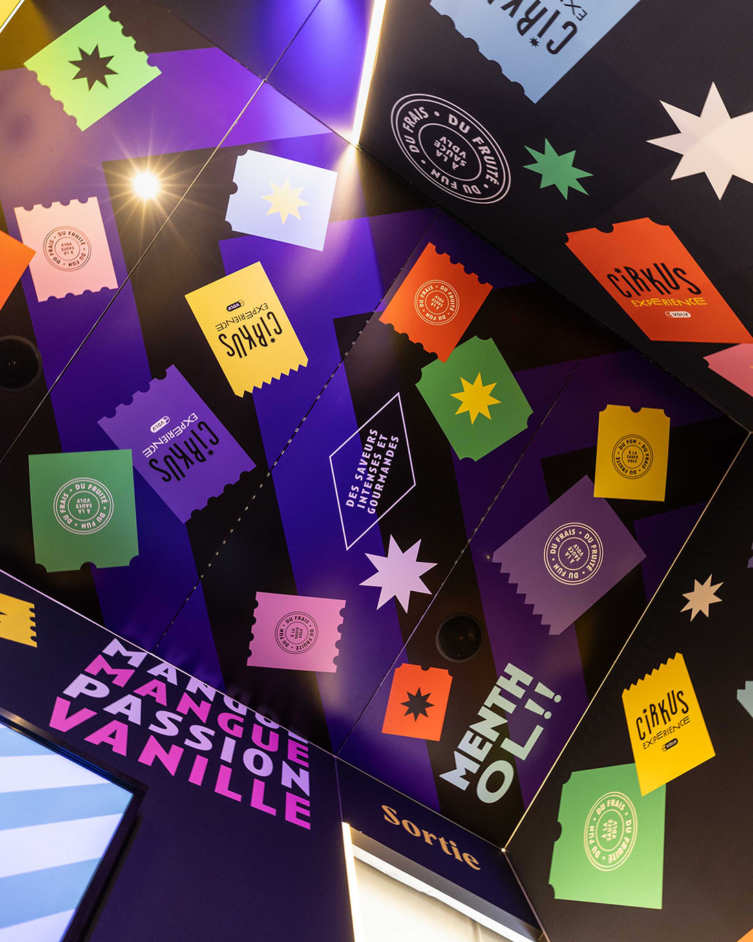 VDLV Cirkus-Stand, Vapexpo, Paris, Ansicht 5